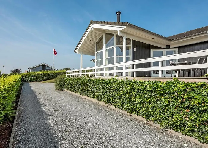 Maj - 150m From The Sea By Interhome